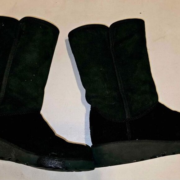 UGG Shoes - FINAL.SALE!! Ugg Boots Size 6 Womens